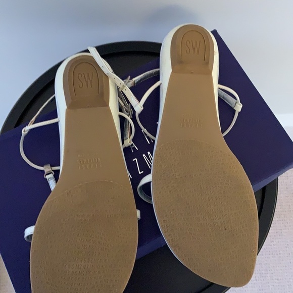 W/ORIGINAL BOX Stuart Weitzman ItsyBitsy sandals White Soft Patent size 8.5 - Picture 4 of 5